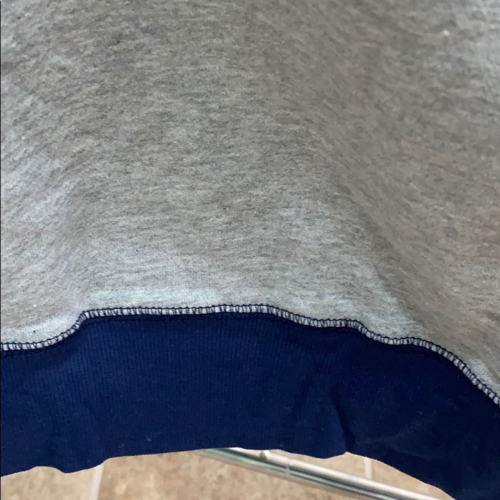 Sweatshirt - Picture 3 of 9